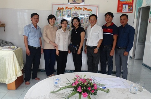 Công ty Inox Kim Phát thăm và tặng quà cho trung tâm Thiên Phước
