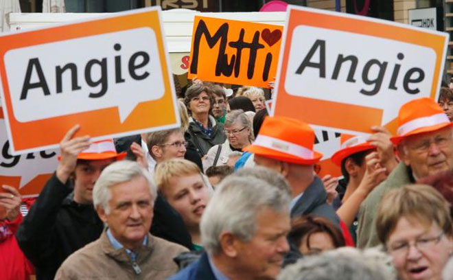 Người dân Đức ủng hộ Merkel gọi bà với tên thân mật là Mutti, có nghĩa là “mẹ”.