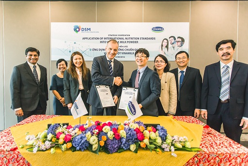 Công ty CP Sữa Việt Nam ký kết hợp tác chiến lược với Tập đoàn DSM – Thụy Sĩ