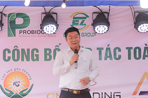 Ông Võ Trần Tuấn Thanh – Tỉnh ủy viên, Bí thư Huyện uỷ huyện Tân Trụ phát biểu chúc mừng Công ty cổ phần Probiocare tại buổi lễ
