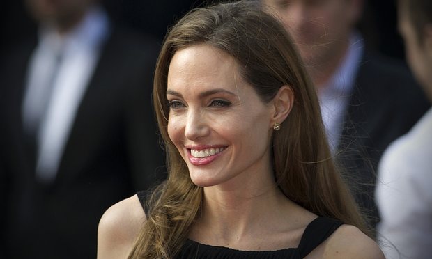 Angelina Jolie làm giảng viên đại học danh tiếng