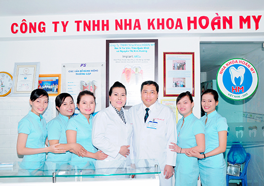 Bác sĩ Trần Quốc Khởi và Bác sĩ Nguyễn Thị Kim Hương Cặp đôi hoàn hảo mang nụ cười đến cho mọi người
