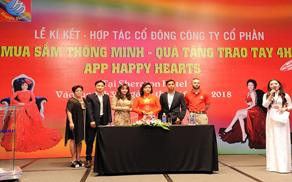Công ty CP Mua sắm thông minh- quà tặng trao tay 4h App Happy Hearts ký kết hợp tác
