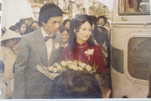 Đám cưới của cặp thanh ma trúc mã xôn xao Hà Thành đầu thập niên 80 thế kỷ 20