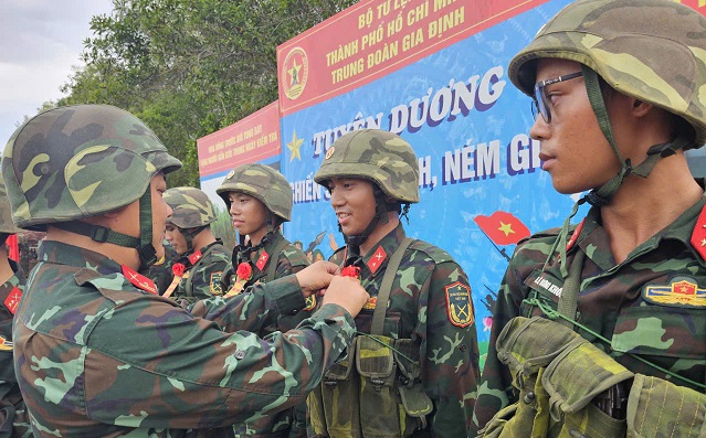 Lá thư chàng tân binh gửi mẹ khiến cộng đồng mạng xúc động