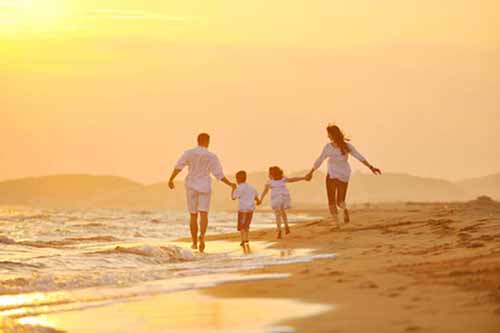 Những kỳ nghỉ bên gia đình sẽ đong đầy tâm hồn mỗi người bằng những màu sắc yêu thương và một cuộc sống trọn vẹn.