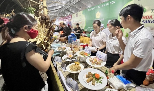 Nhiều du khách phát chán với Lễ hội 'Rạng danh ẩm thực Việt'