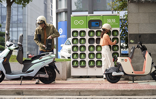 Xe máy điện Đài Loan đổi pin trong vài giây, nhanh hơn cả đổ xăng