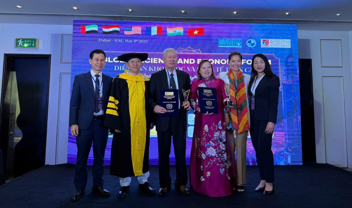 Đại học Quận Cam vinh danh bác sĩ Nguyễn Ngọc Nhơn với bằng Tiến sĩ Danh dự