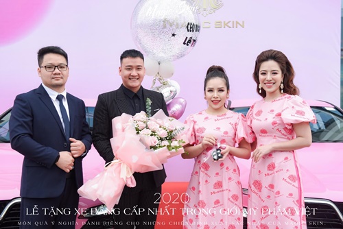 Lộ diện nữ chủ nhân chiếc xe VinFast Lux A2.0 màu hồng đầu tiên tại Phú Thọ