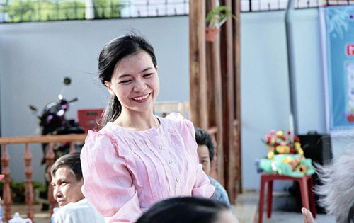 Nữ tiến sĩ đầu tiên của người Chăm ở Ninh Thuận