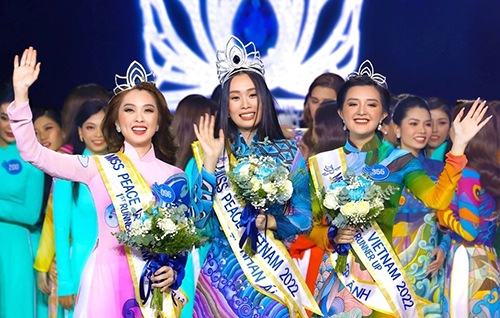 Trần Thị Ban Mai thắng Miss Peace Vietnam, không danh hiệu tiếng Việt