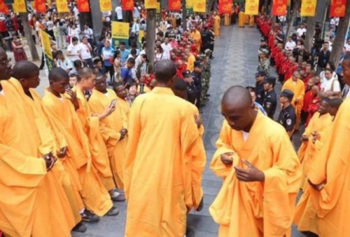 Lần đầu tiên đông đảo các võ sư từ khắp nơi trên thế giới tề tựu tại chùa Thiếu Lâm, Trung Quốc. Ảnh: The paper.cn