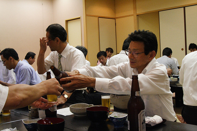 Người Nhật quan niệm lời nói và hành động lúc uống say là những điều thật lòng.