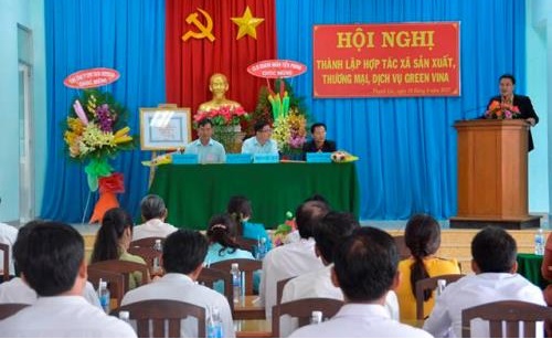Nhà báo Quang Sáng phát biểu chúc mừng HTX Green Vina Tiền Giang