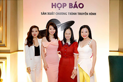 Dàn sao Việt nô nức đến dự tiệc Thanks Party của chương trình Bông hồng Quyền lực