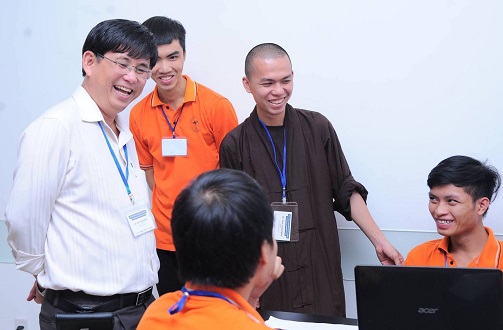 Tiến sĩ Lâm Thành Hiển được đánh giá là người gần gũi với giảng viên, sinh viên