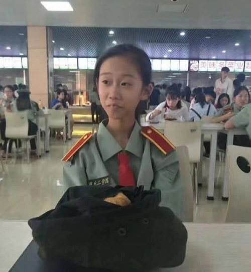 Bi kịch của thần đồng nhỏ tuổi nhất Trung Quốc: 10 tuổi đỗ ĐH nhưng tốt nghiệp không nơi nào nhận, giờ chật vật mưu sinh với mức lương 7 triệu/tháng - Ảnh 5.