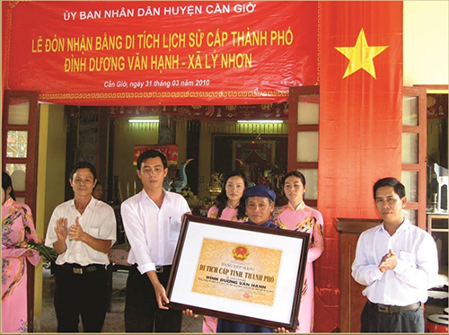 Đảng bộ và nhân dân xã Lý Nhơn vui mừng đón nhận bằng công nhận di tích lịch sử cấp thành phố cho Đình thần Dương Văn Hạnh