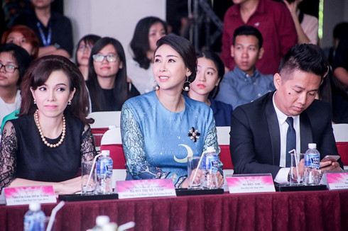 Hoa hậu Hà Kiều Anh tái xuất rạng rỡ sau thời gian ''ở ẩn''