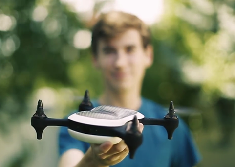  Chàng trai 18 tuổi tạo ra chiếc drone nhanh nhất thế giới